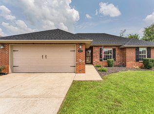 885 W Cambridge Ave, Nixa, MO 65714