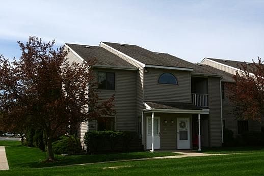 4th image of 705 Clubhouse Dr