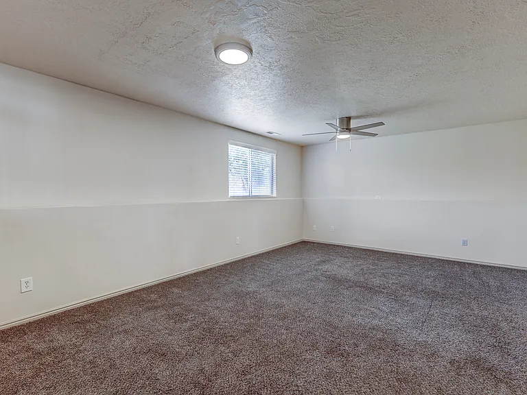 S 375 East Cir — Photo 14