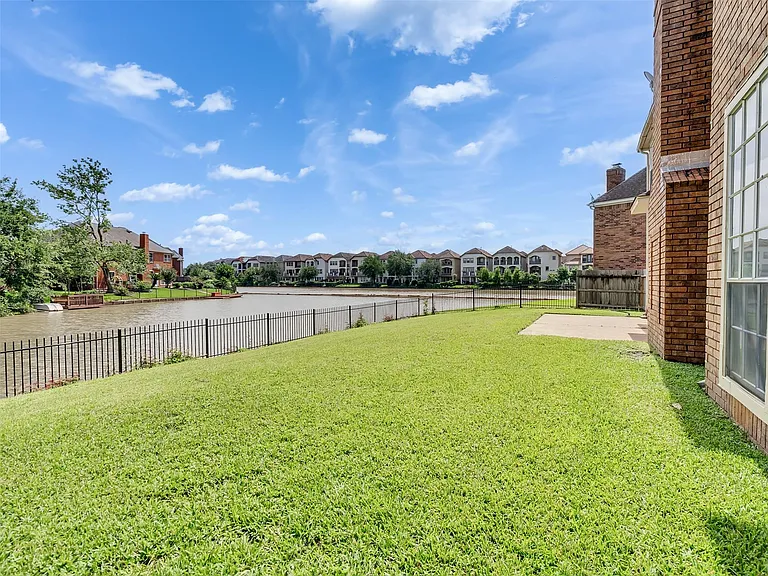 1127 Gloria Ct — Photo 33