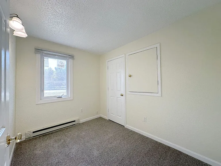 532 12th St SE — Photo 9
