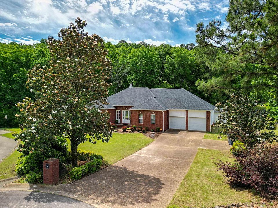 1st image of 102 Raintree Ct