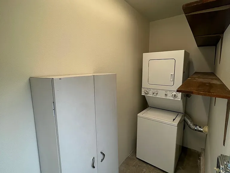 1415 E Hillcrest Dr #2 — Photo 5