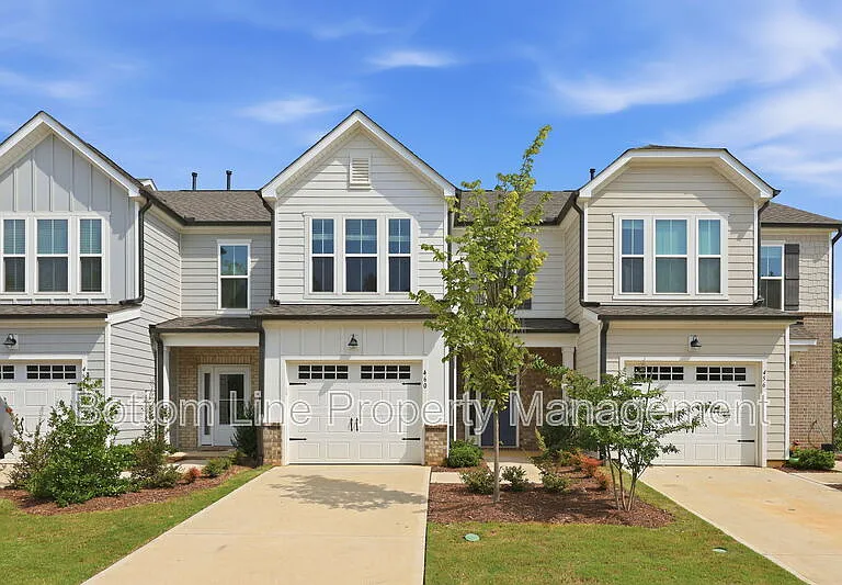 460 Glen Clova Dr — Photo 1
