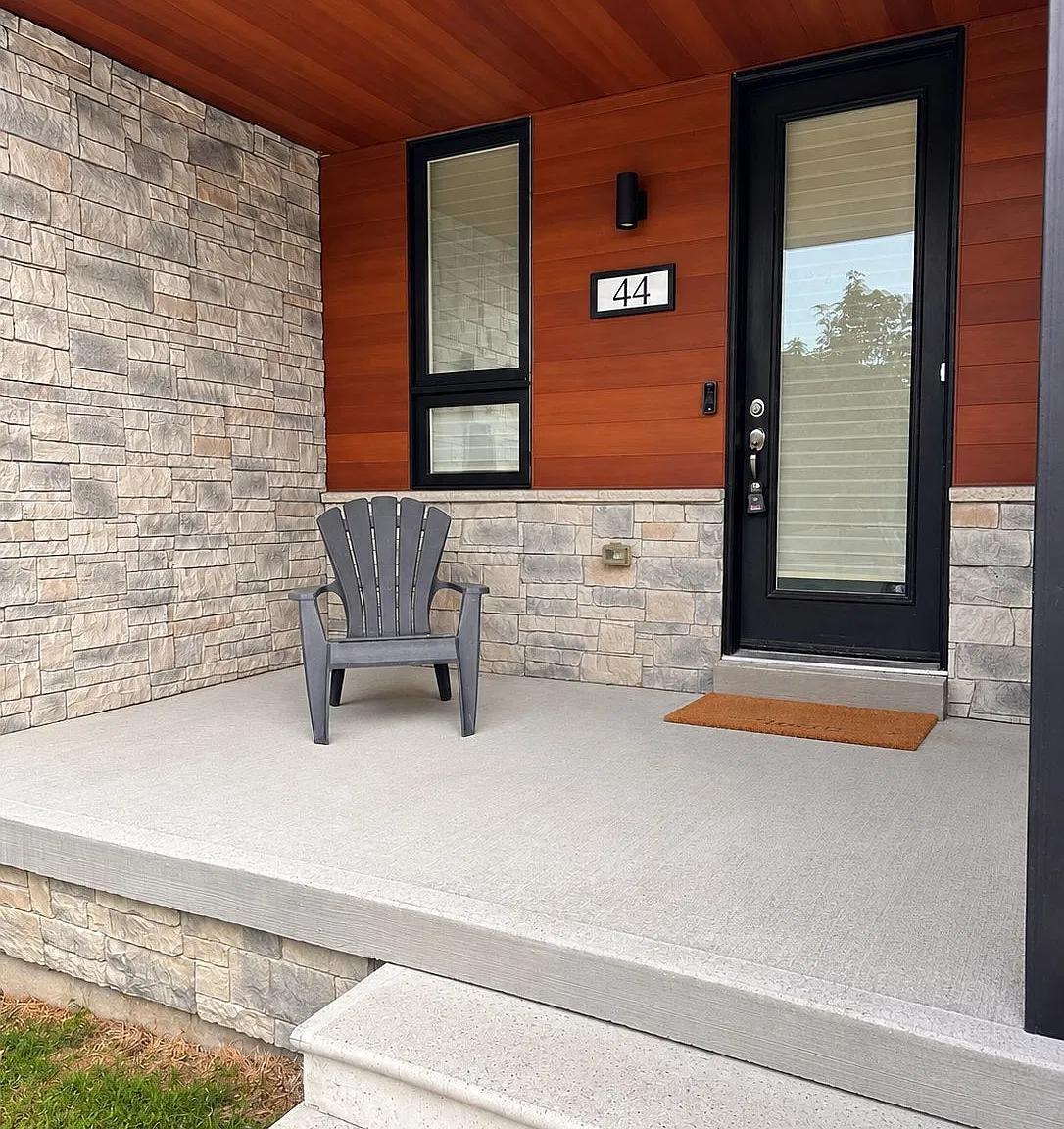 3 bed, $2,350 — Photo 2