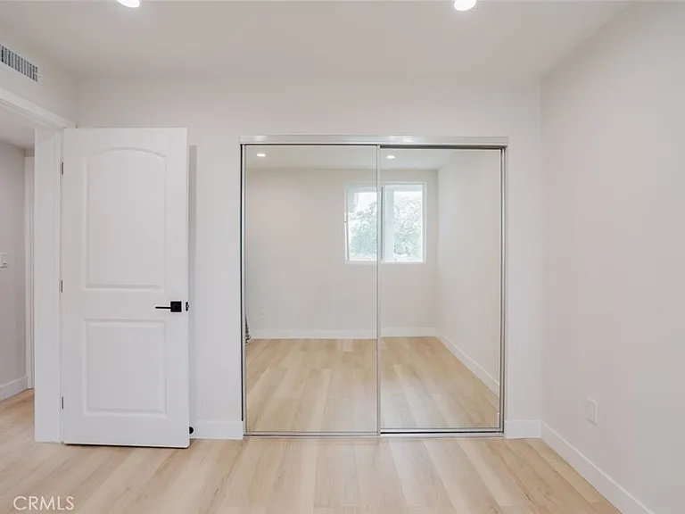 8915 Wakefield Ave — Photo 12