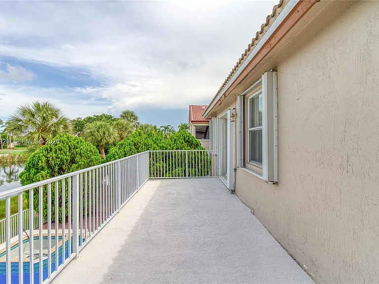 1473 SW 158th Ave — Photo 33