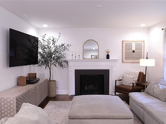 4th image of 117 Marian Ln