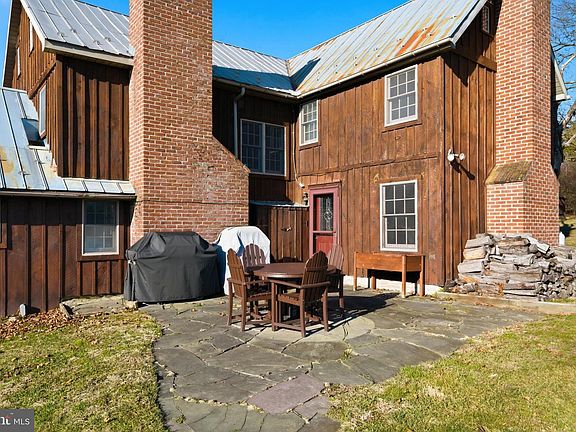 3rd image of 55 Stone Jug Rd