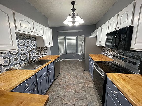 5th image of 4907 Oak Meadow Ln