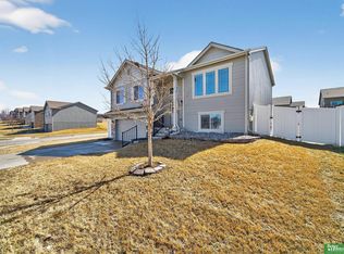 16601 Hanover St, Bennington, NE 68007