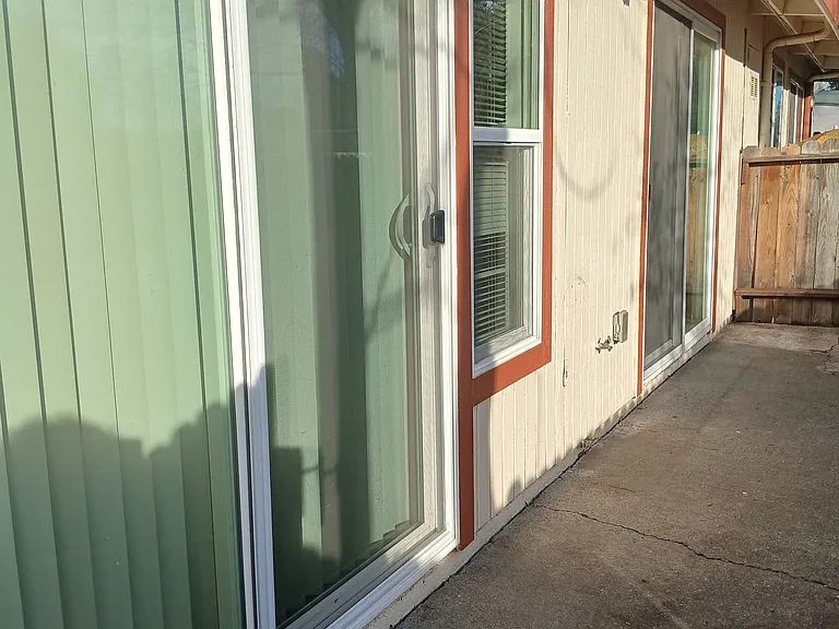 1841 E 8th St #3 — Photo 16