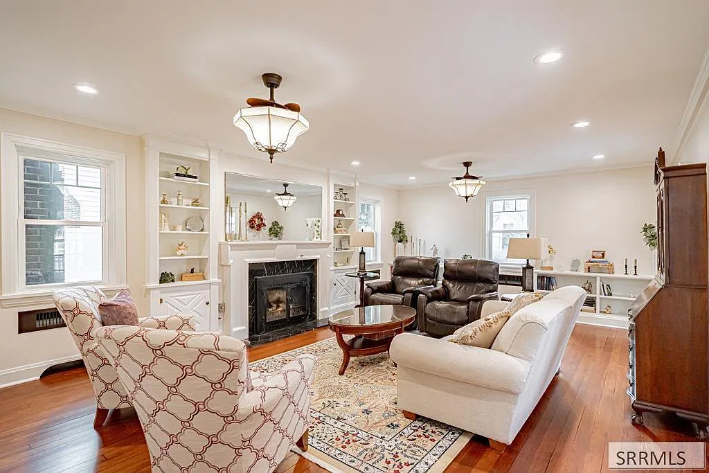 3 bed, 4066 sqft, $2,750 — Photo 3