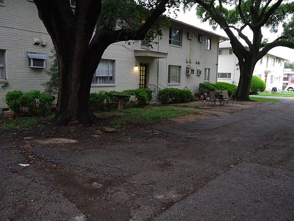 3rd image of 5807 McCommas Blvd APT B