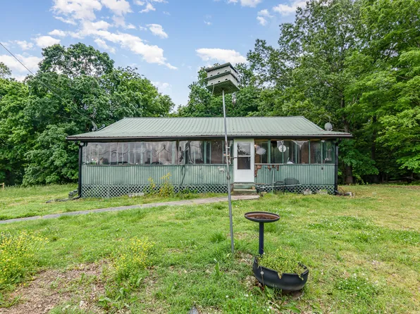 3144 N Hinton Rd, Clarksville, TN 37043