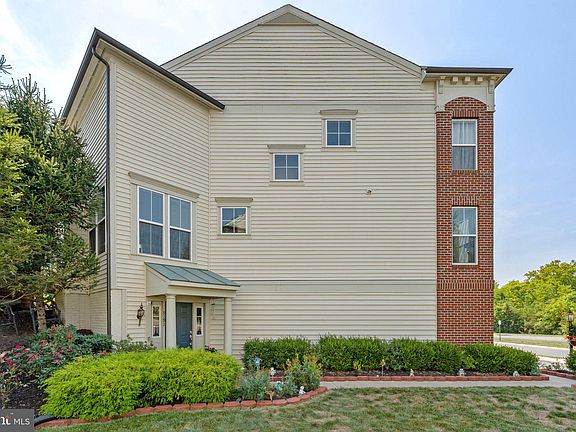 3rd image of 9191 Lake Preston Ct