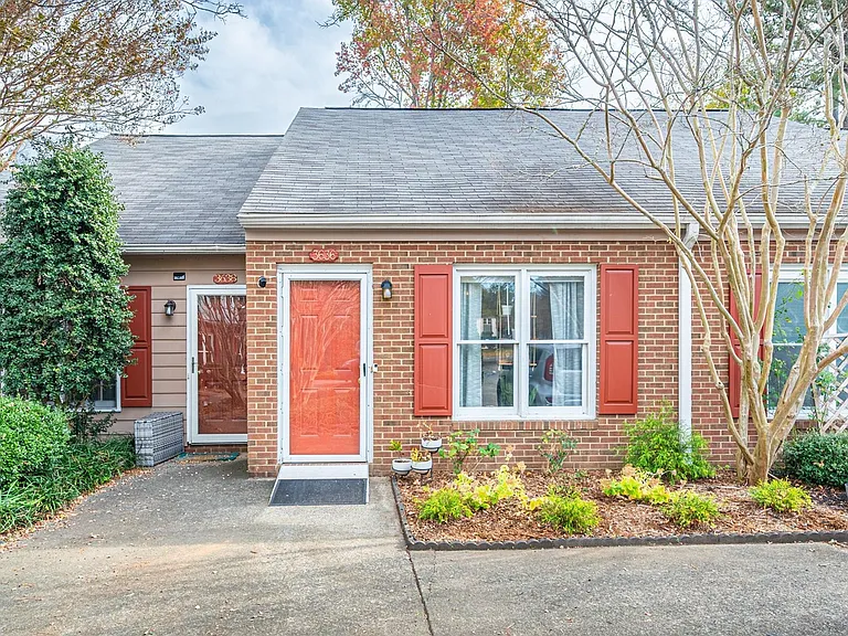 3636 Crystal Ct #3636 — Photo 5