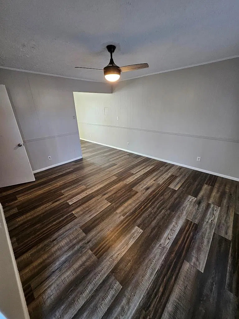 2 bed, 885 sqft, $949 — Photo 2