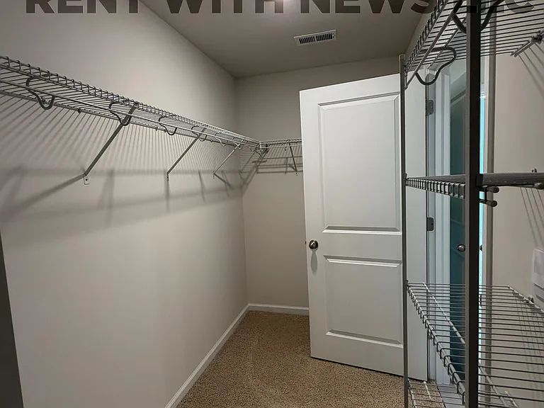 105 Brookberry Ct — Photo 33