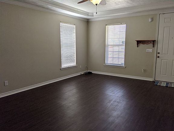 5th image of 630 E Bolivar St