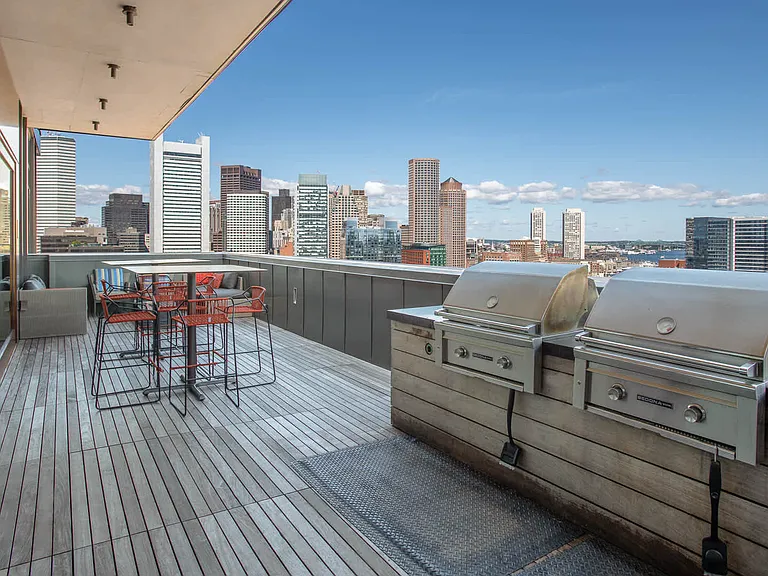 Rooftop Terrace with Grilling Area