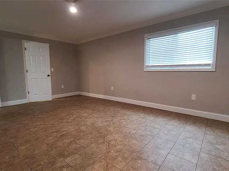 1718 Cardinal Dr — Photo 18