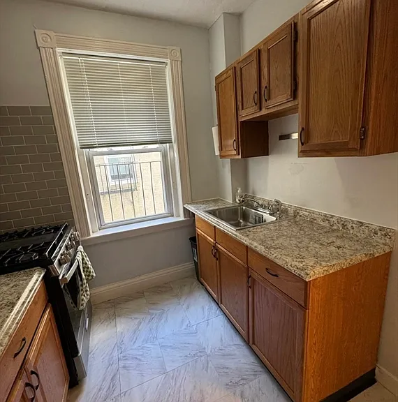 87 Gordon St #8 — Photo 6