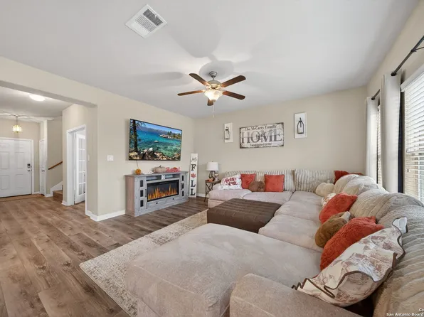 9023 Bowring Park, Converse, TX 78109