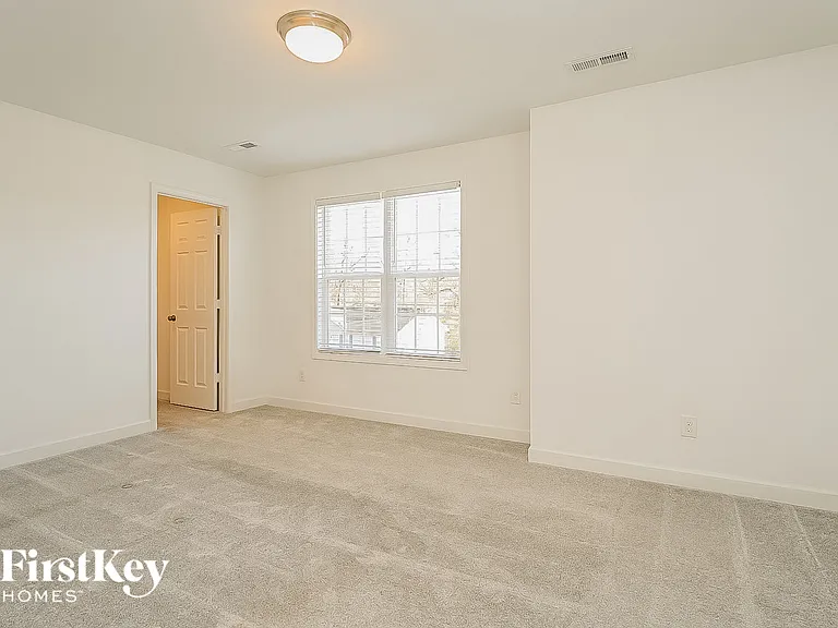 1816 Yarbrough Dr — Photo 10