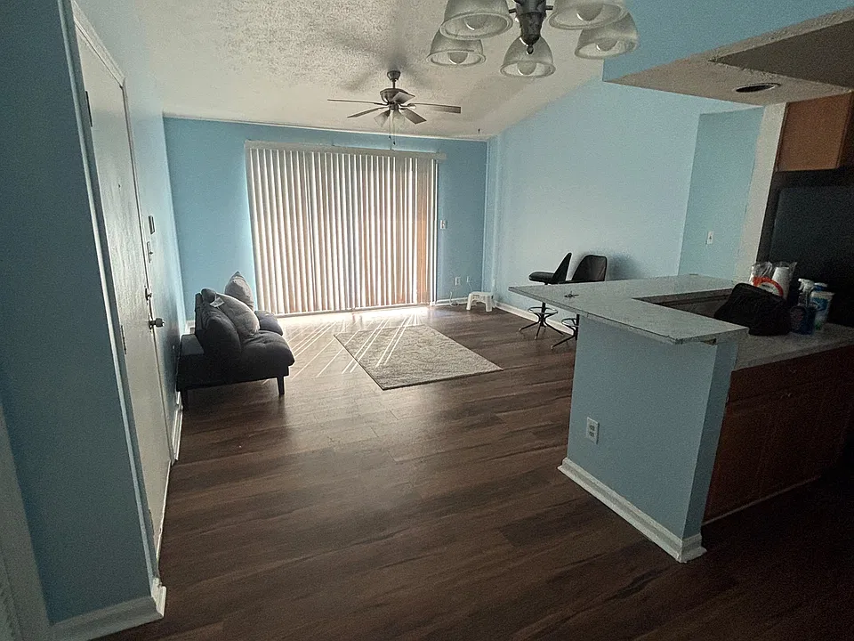 165 Haverford Ct #3
