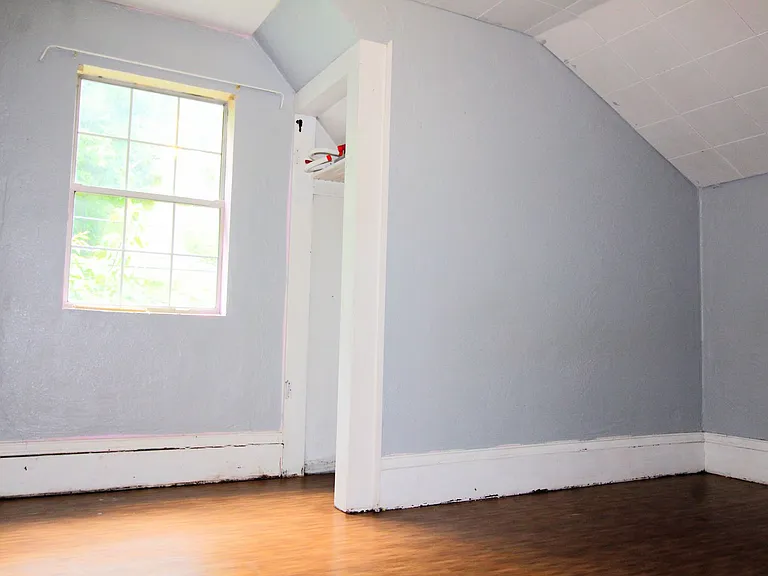 1021 College Ave — Photo 25
