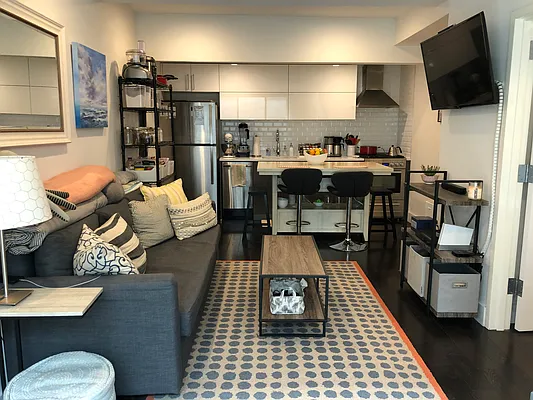 Rented by Peter Ashe | media 3