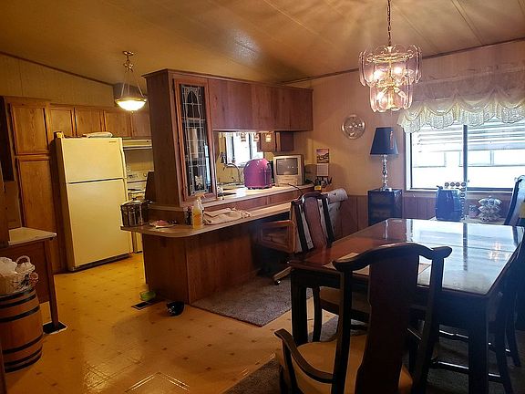 Kitchen with breakfast bar. 