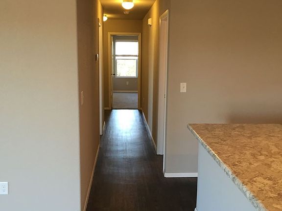 5th image of 265 E Anabranch Ct