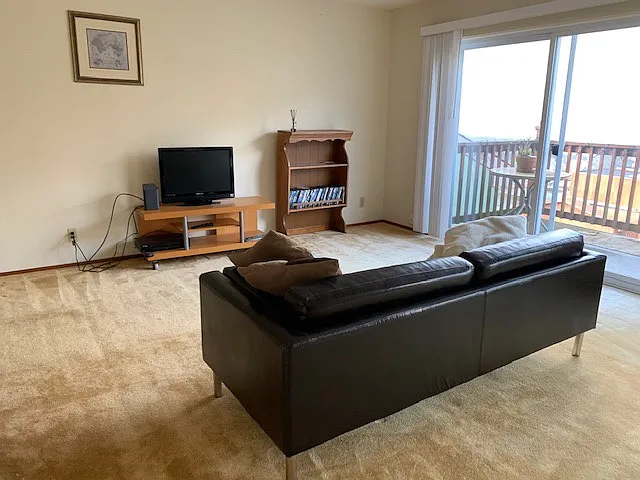 2136 Funston Ave — Photo 4