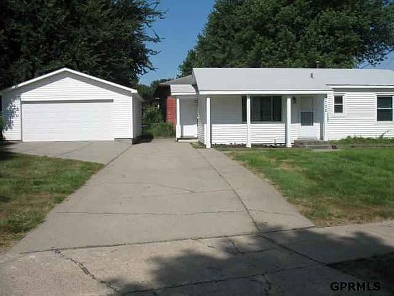 4th image of 7702 Braun Ave