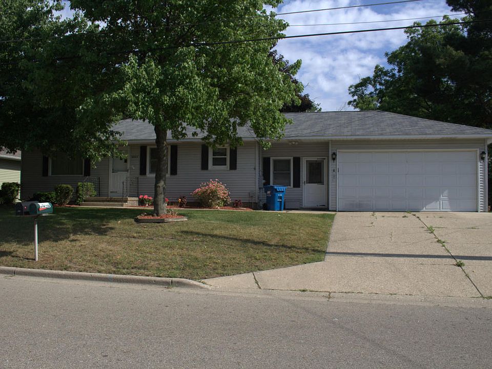 1st image of 3043 27th St SW