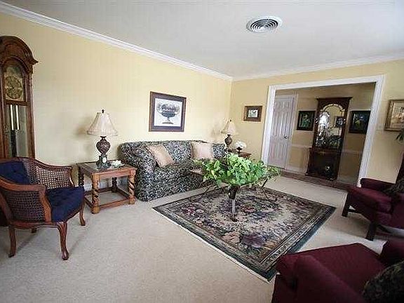 3rd image of 5520 Gladys Ave