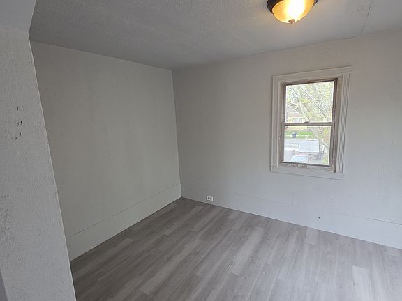3rd image of 1361 Ashland Ave #2R