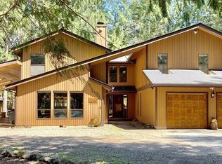 20502 E Carnarvon Rd, Rhododendron, OR 97049