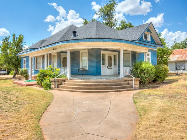601 N 10th St, Ballinger, TX 76821