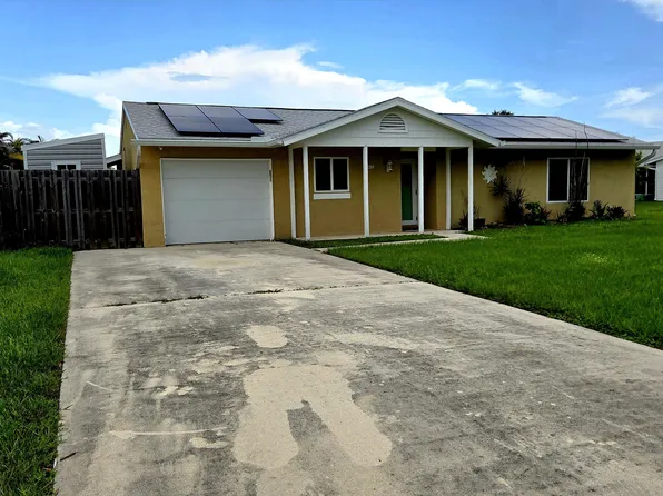 2209 SE East Dunbrooke Cir, Port Saint Lucie, FL 34952