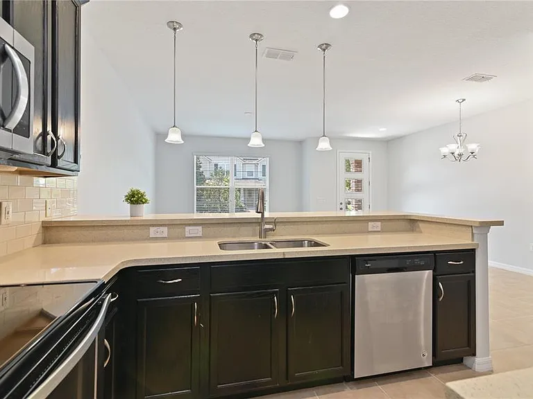 2913 Windmill Dr — Photo 8