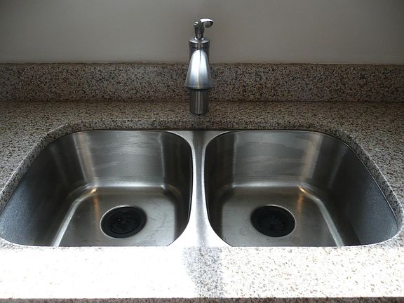 5th image of 608 W 65th St