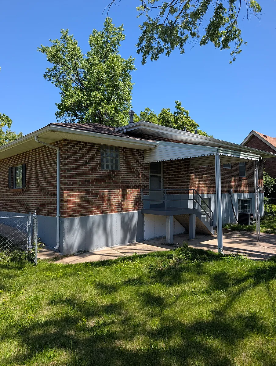 Building Photo - 9320 Sterling Pl