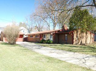 16302 Buckingham Ave, Beverly Hills, MI 48025