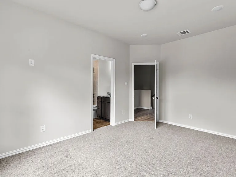 3329 Eastland St — Photo 14