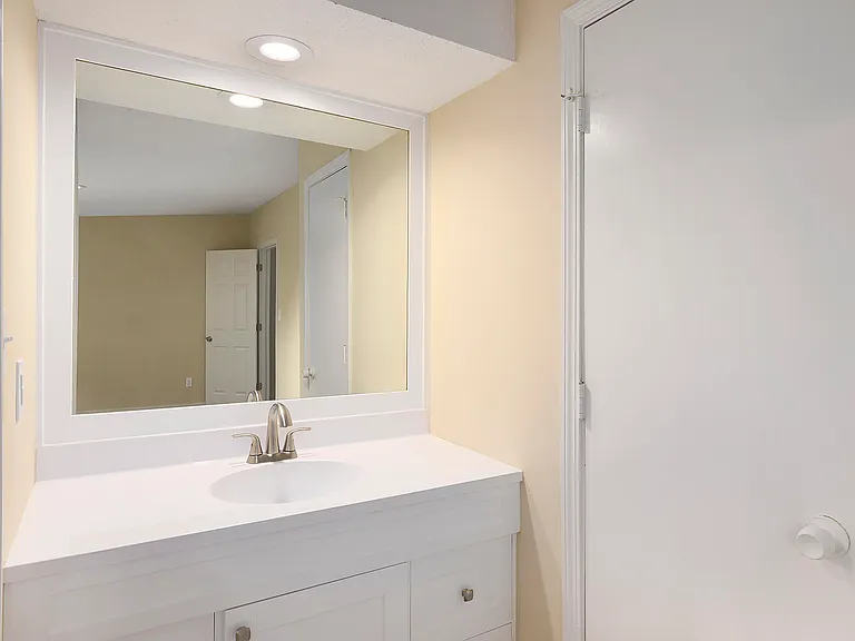 8207 Webster Ave #7 — Photo 33