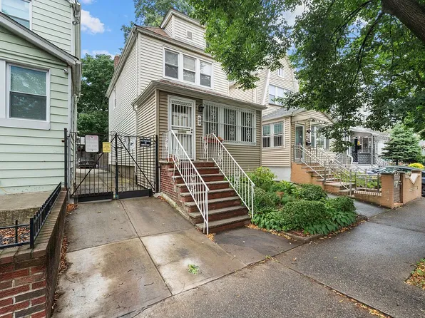 2633 94th St, East Elmhurst, NY 11369