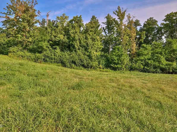 2421 Felice Dr, Crescent Springs, KY 41017
